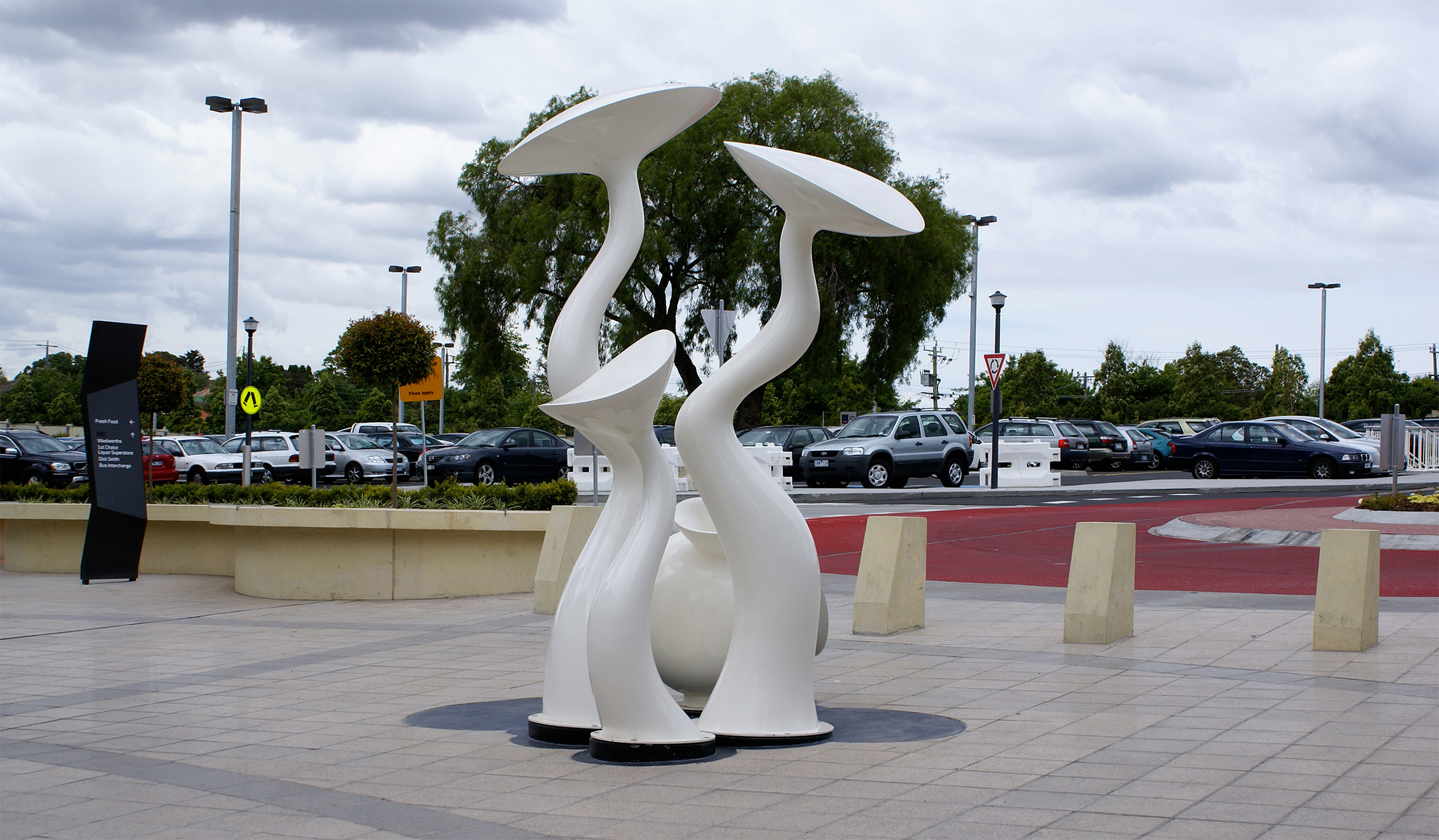 Construct 5, 2008. Sculpture by Adrian Mauriks.