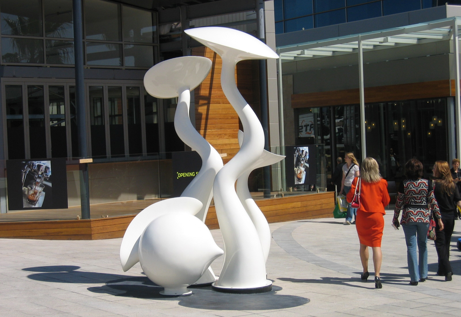 Construct 5, 2008. Sculpture by Adrian Mauriks.