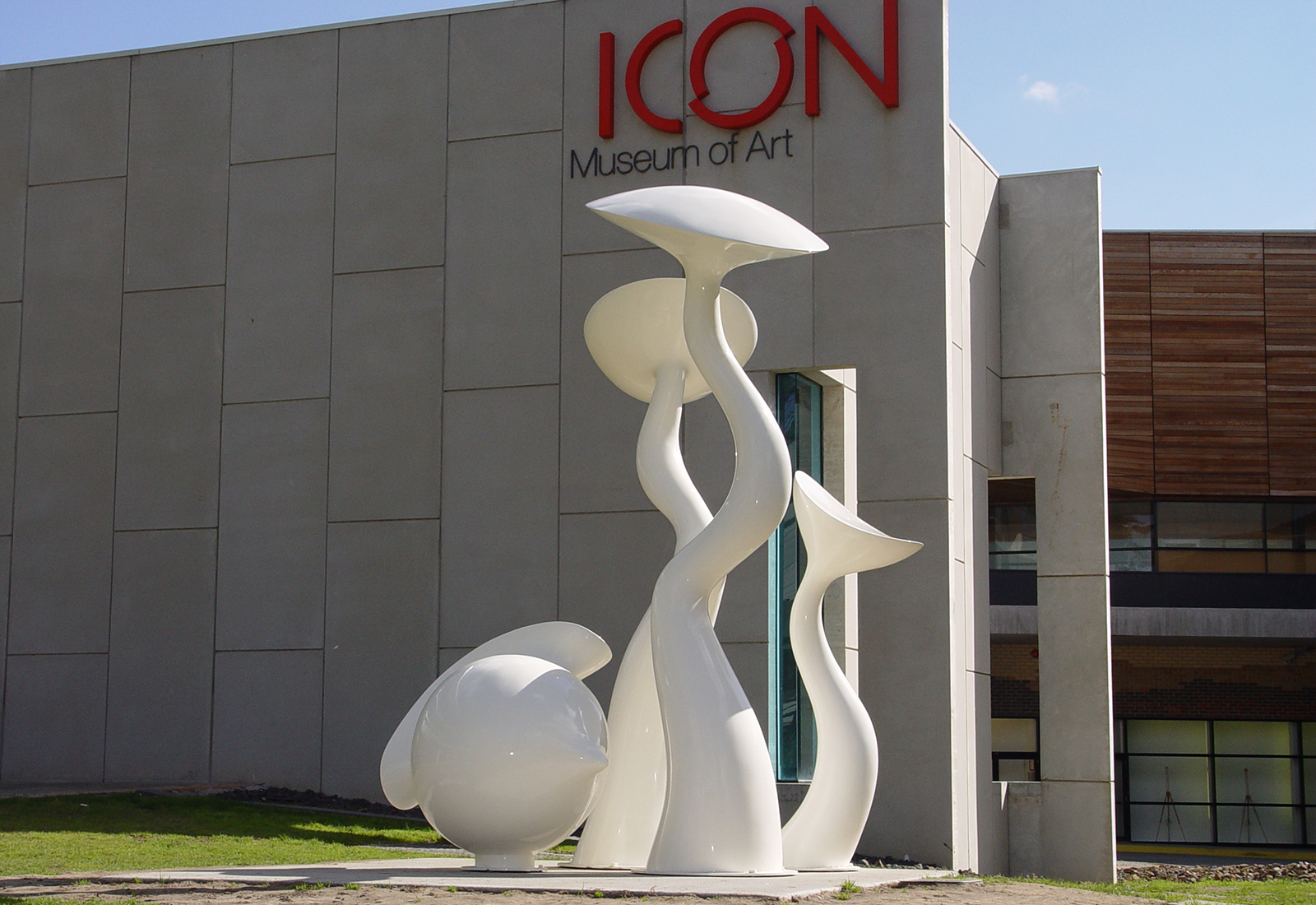 Construct 5, 2008. Sculpture by Adrian Mauriks.