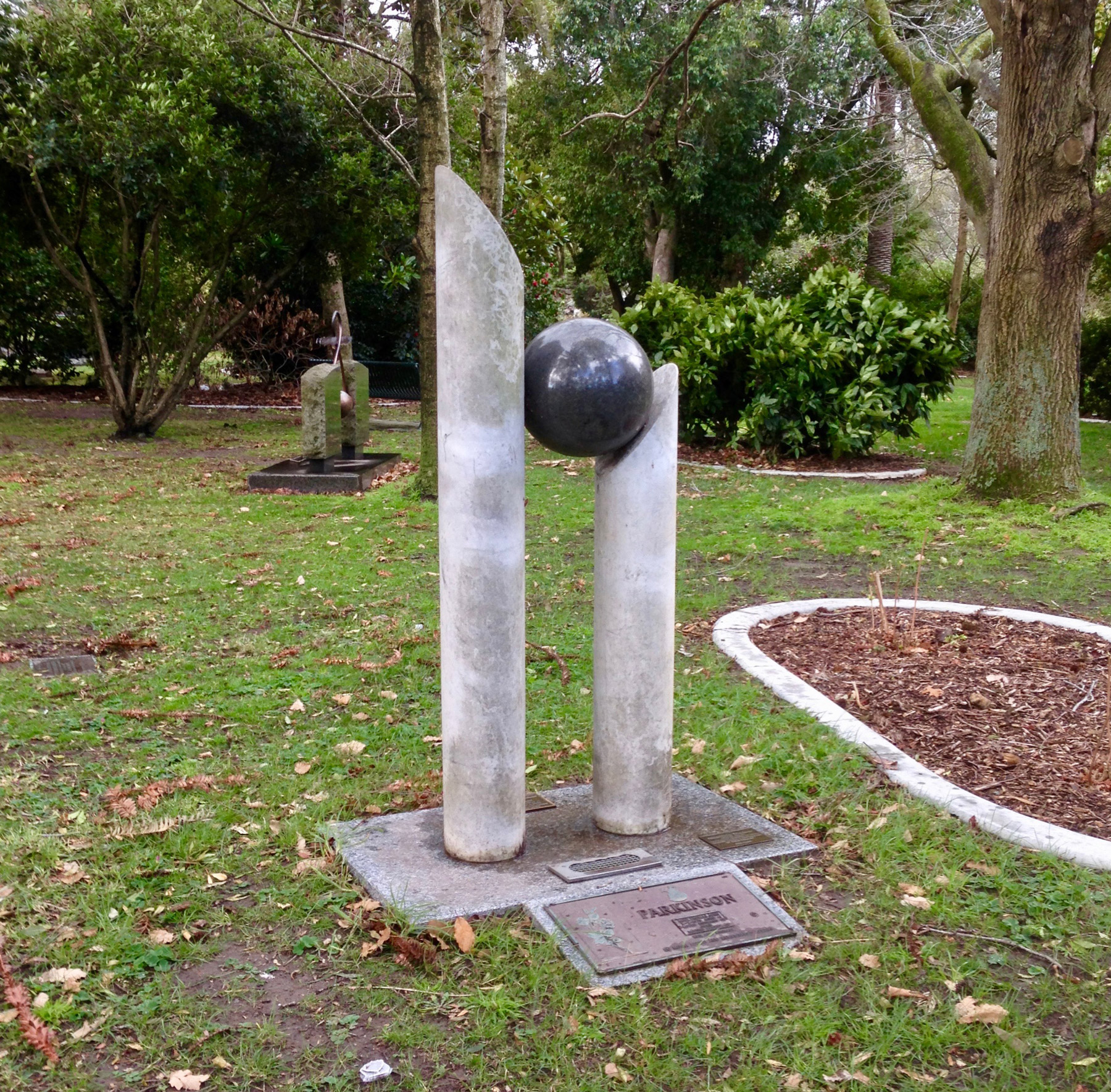 Interrupted Continuation, 1972. A sculpture by Adrian Mauriks.