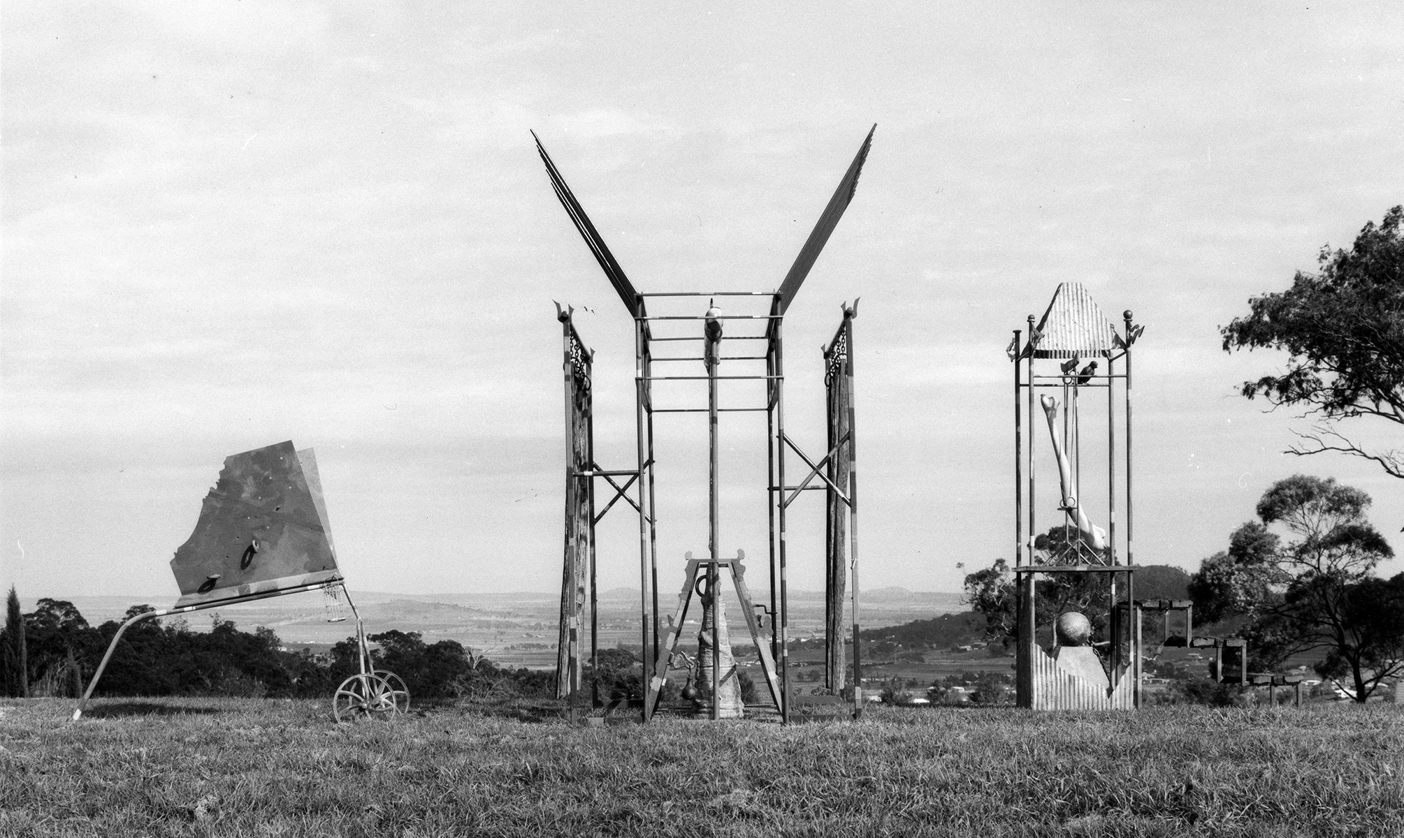 Meeting Place, 1985, sculpture by Adrian Mauriks.