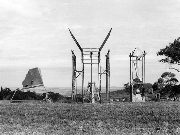 Meeting Place, 1985, sculpture by Adrian Mauriks.