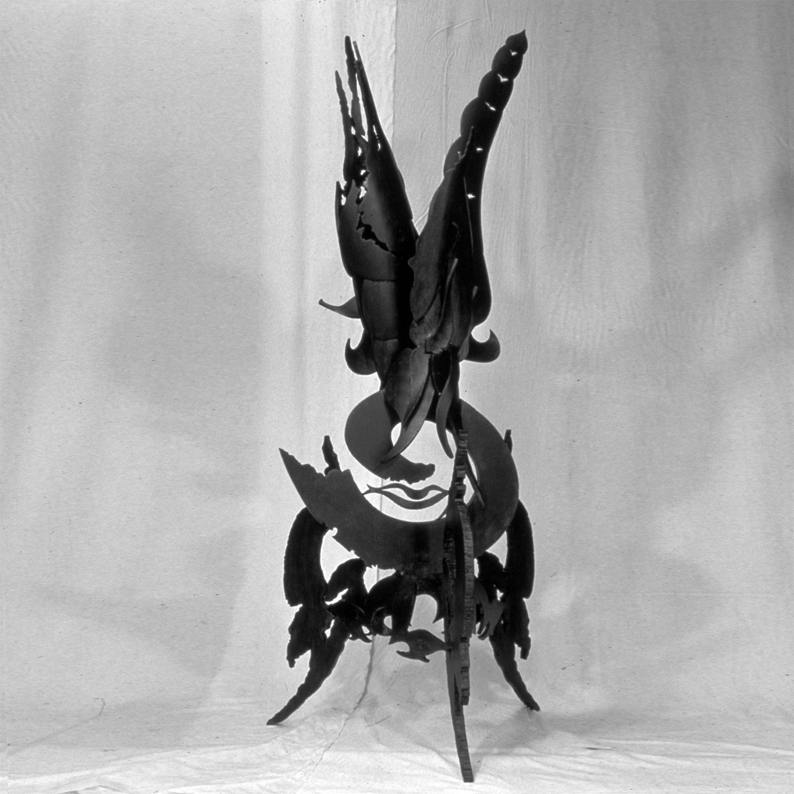 Opus 12, 1994, sculpture by Adrian Mauriks.