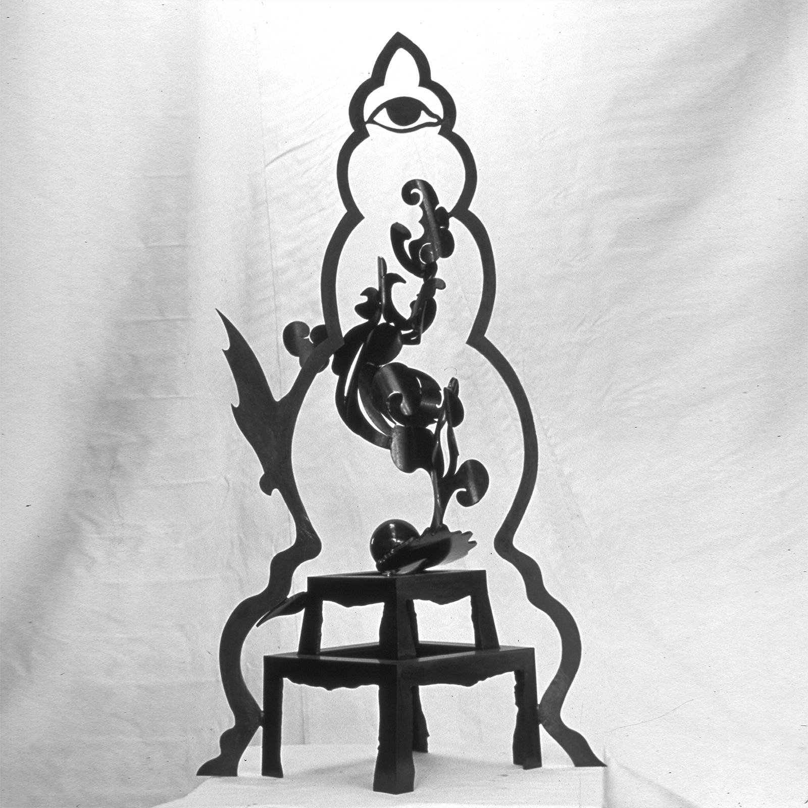 Opus 22, 1995, sculpture by Adrian Mauriks.