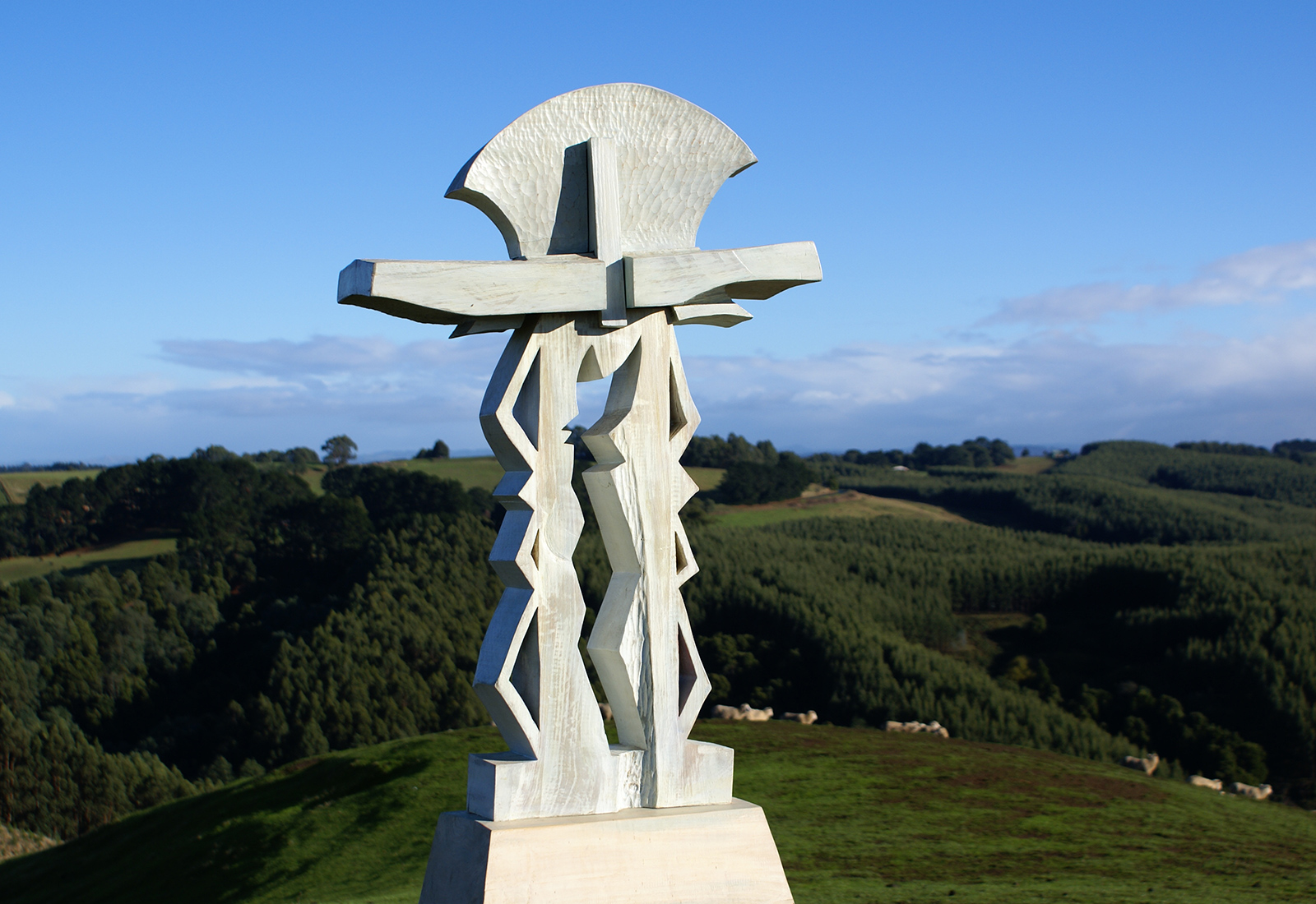 Snake Totem, 1990, sculpture by Adrian Mauriks.
